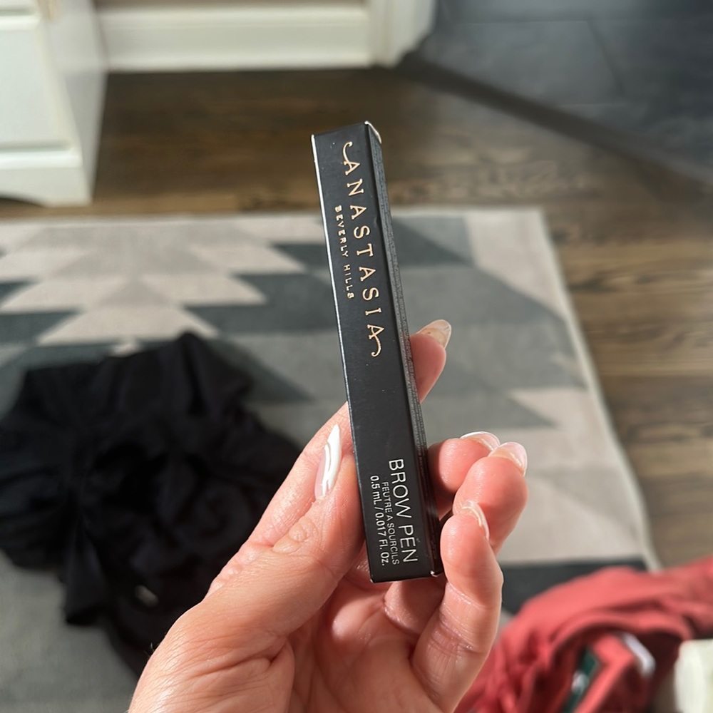 Anastasia, Beverly Hills brow pen in blonde